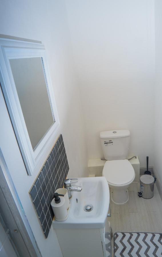 The Highfield Villa, 5 Bedrooms, Northampton Centre, Sleeps 10 エクステリア 写真
